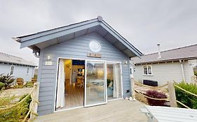 The Blue Anchor At The Bay Filey, Sleeps 4, 2 Dogs Welcome For Free Too